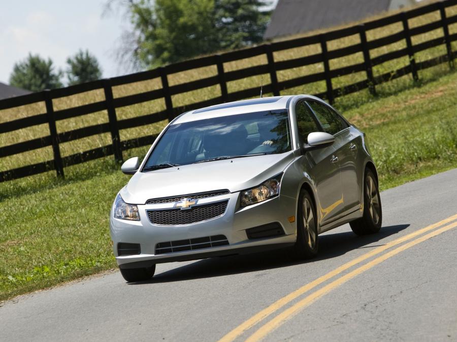  Chevrolet Cruze 2010 года  (US) (фото 9 из 16)